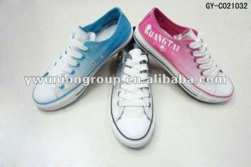 woman canvas shoes