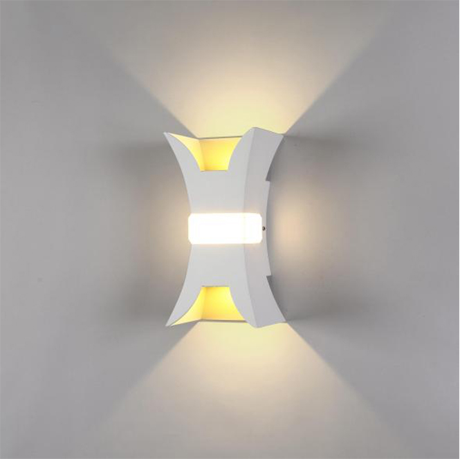 Lampe murale extérieure imperméable de couleur blanche