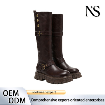 Botas de moto con remaches de cuero marrón vintage