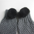 Mohair Knit luvas com pompom pequeno