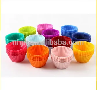 Wholesale BPA Free Reusable 12 Cups Silicone Baking Muffin Cup Cake Mold