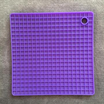 Square non-slip folding silicone insulated dining mat