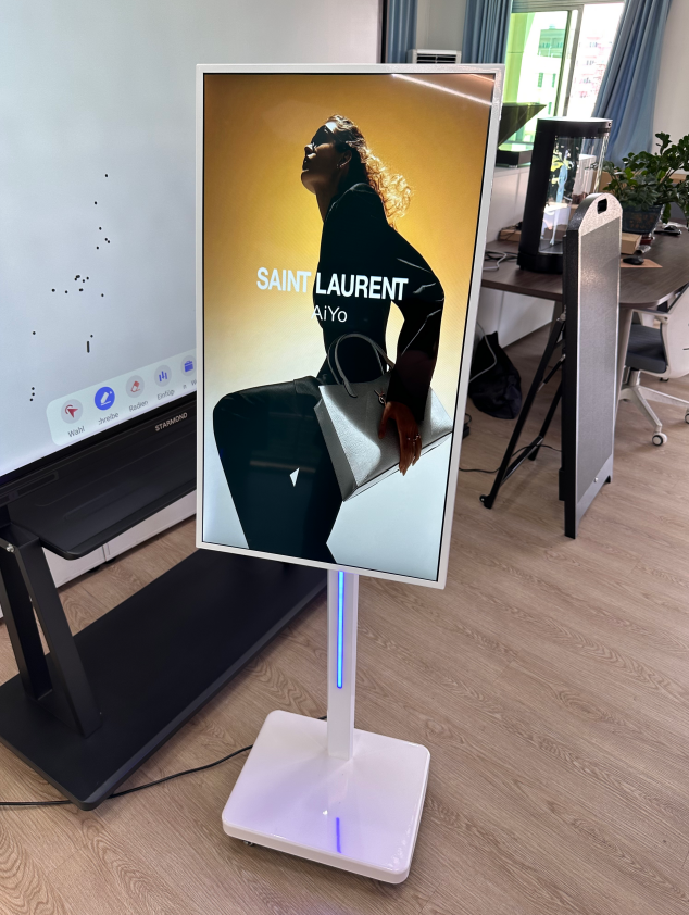 Gerçek zamanlı sağlık hizmeti güncellemeleri için kusursuz dijital tabela yönetimi