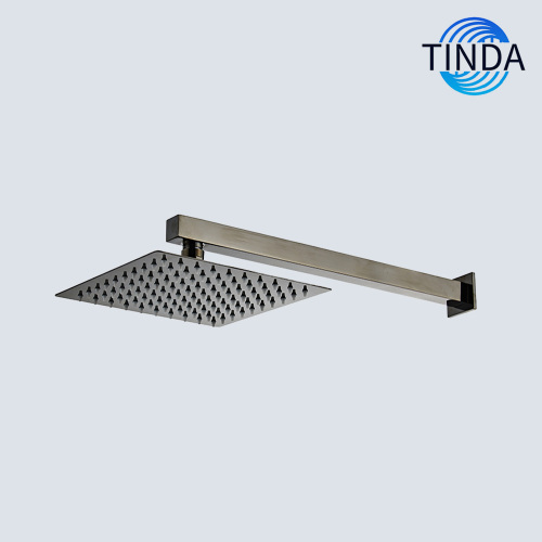 長方形の控えめな豪華なグレーシャワーヘッド
