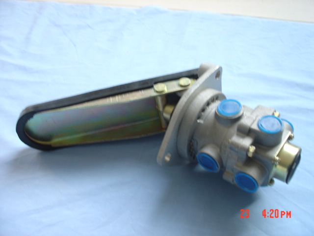 NISSAN FOOT BRAKE VALVE