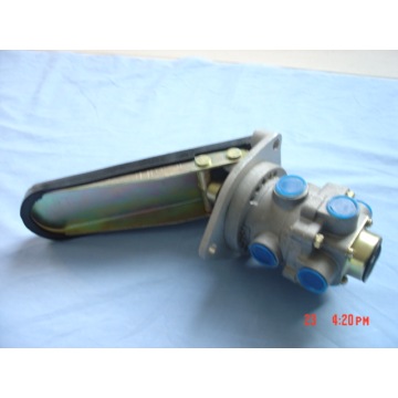 NISSAN FOOT BRAKE VALVE MC838211