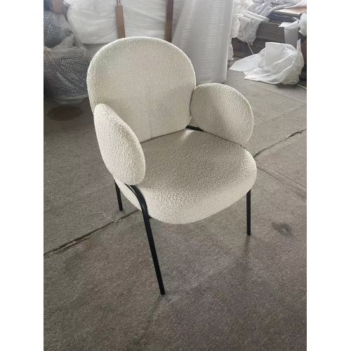 Chaise de conception minimaliste avec des jambes en métal pour restaurant