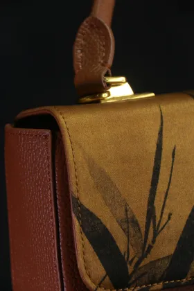 brown leather tote bag