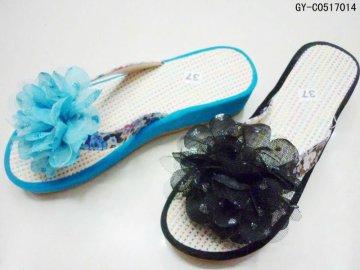 2012 woman flip-flops