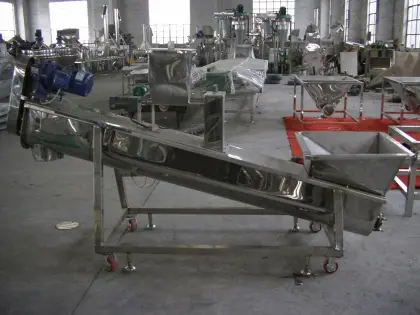 The stainless steel  Steaming line of flour