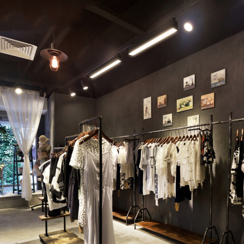 Clothing Shop Lighting for Flexible Spot Lighting