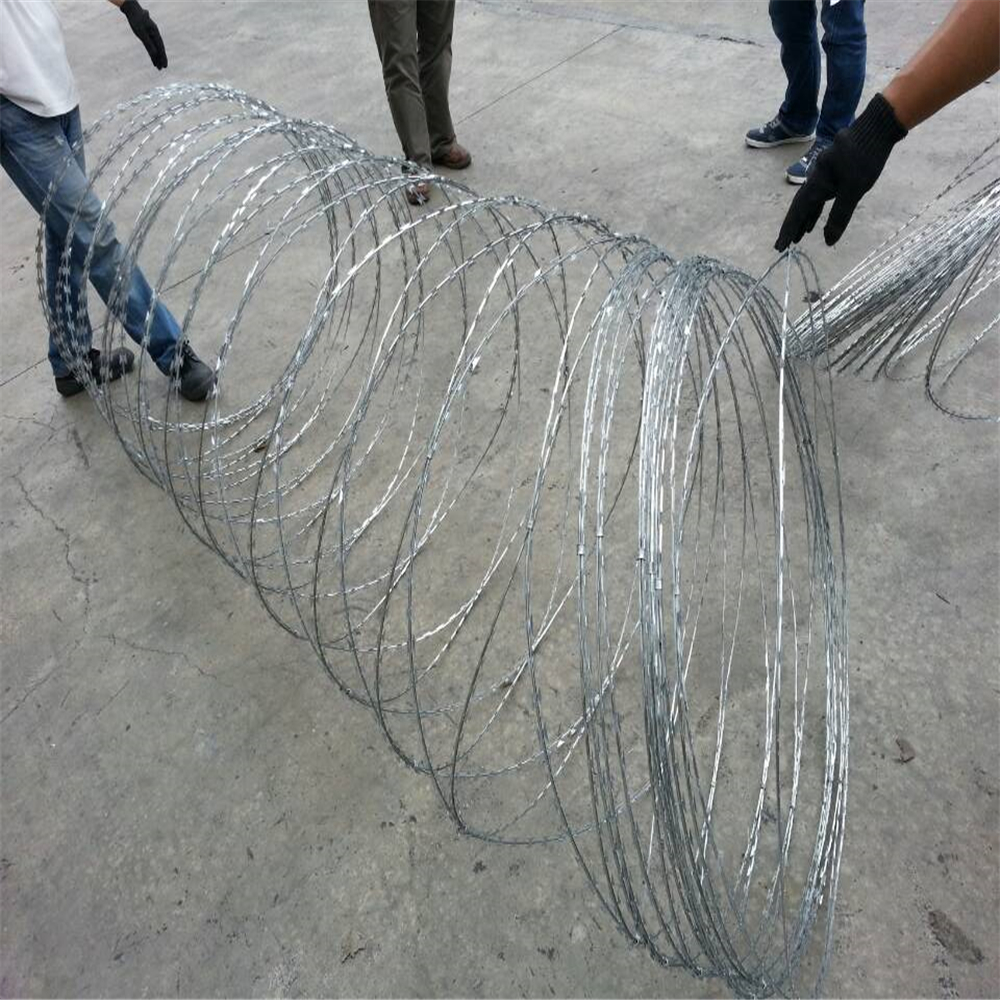 Hot dipped galvanized razor barbed wire in prison