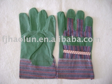 Green PVC impregnated glove