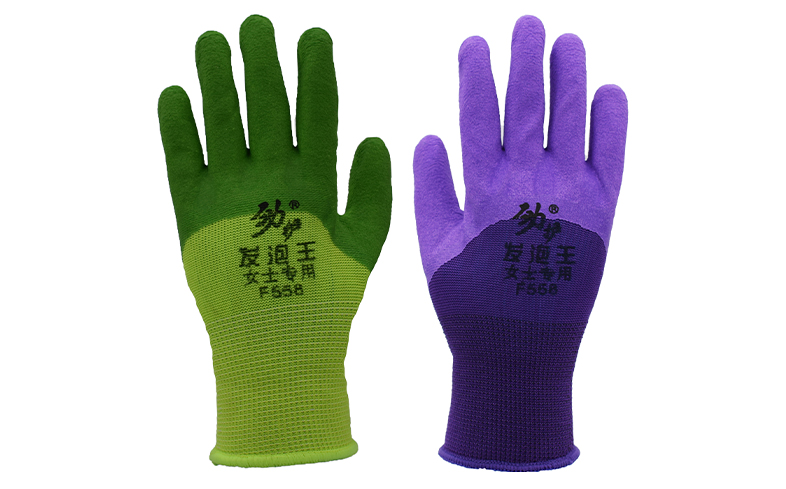 Protective gloves dipped in rubber