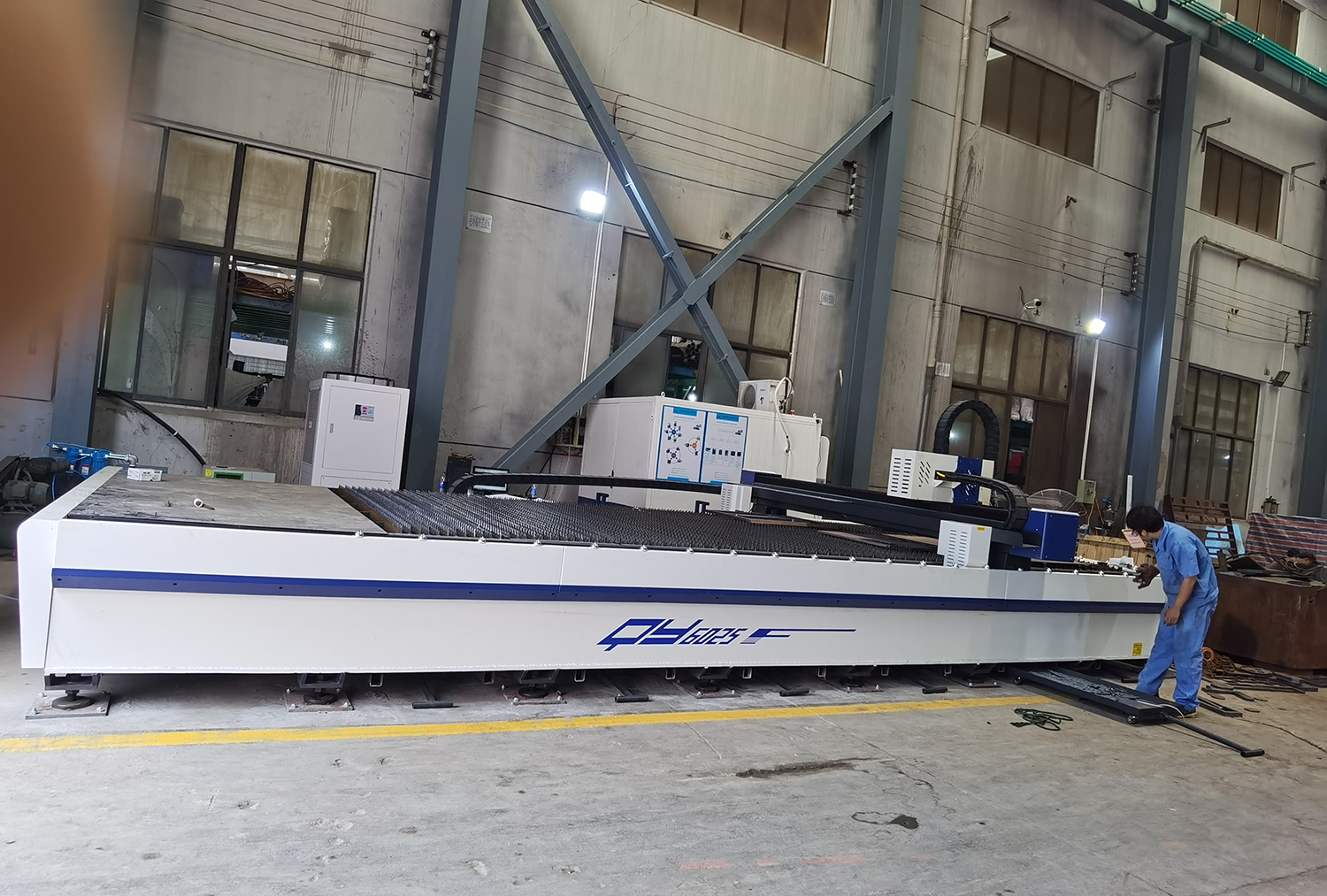 CNC laser cutting machine