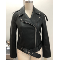 Chaqueta de moto de piel sintética negra para mujer