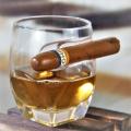 gafas de whisky de cristal personalizadas con soporte de cigarros