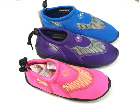 Comfortable outdoor walking beach shoes