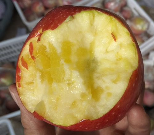 Qinguan moche pomme gratter les nouilles de boue sucrées