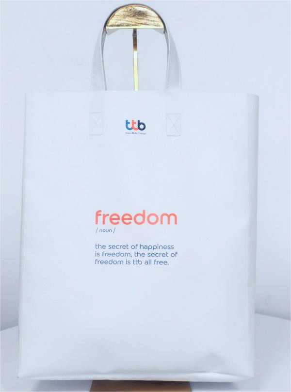 Customized waterproof design PVC handbags