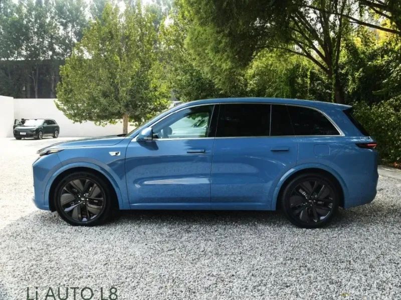 2024 L8 4WD Hybrid SUV in Excellent Condition