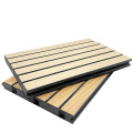 Painéis de madeira com absorção de som ranhurados para sala de concertos