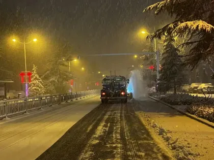 Urban Road Snow Removal Roller