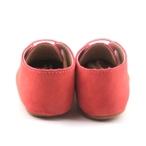 Евтини бебешки обувки с мека подметка Оксфорд от естествена кожа