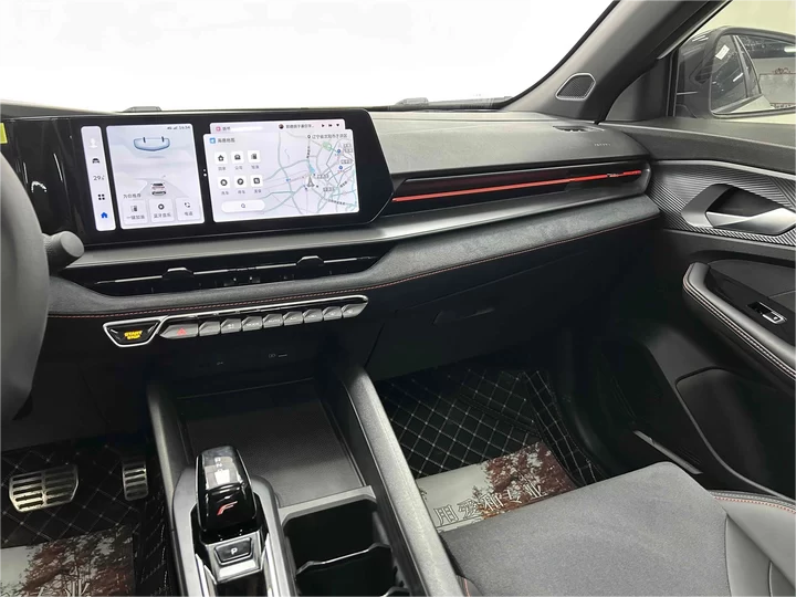 Compact Geely Second Hand Car Binrui