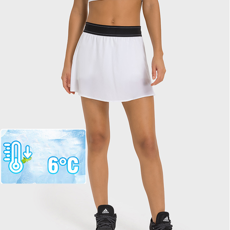 Vattenkyld tjej golf shorts kjol