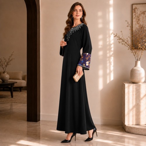 لباس ابای مشکی یقه گلدار ساتن