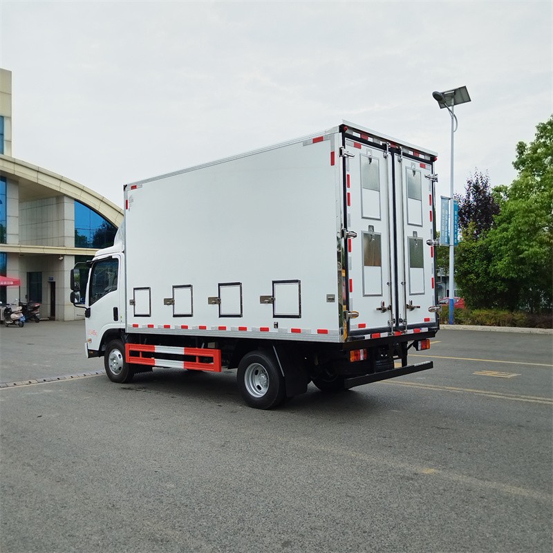 Thermostatic transport vehicle
