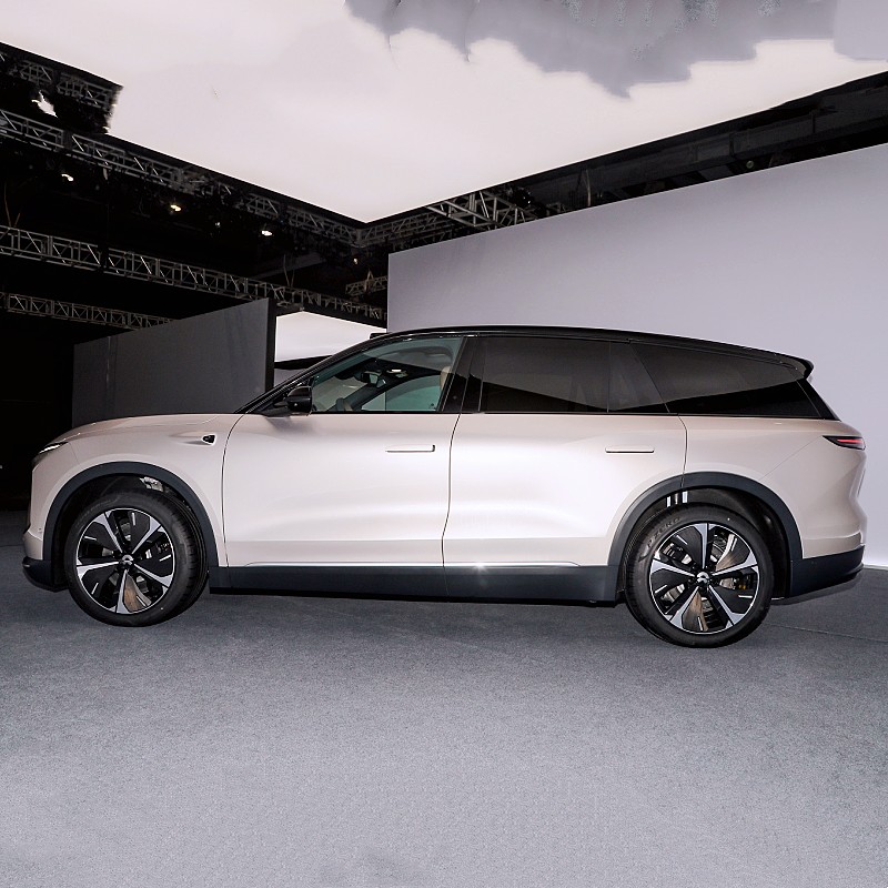 6-seater pure electric SUV NIO ES8