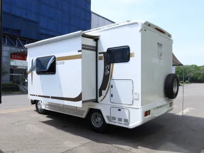 Family Off Road ISUZU Travel Trailer RV for Outdoor Camping