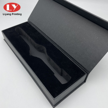 Boîte de couvercle magnétique en papier noir mat avec mousse