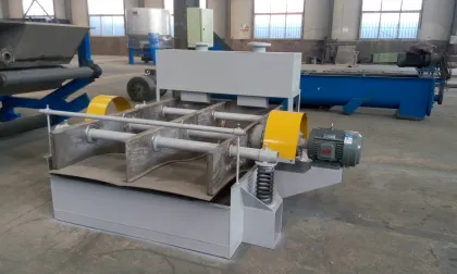 China Egg Tray Machine: Paper Pulp Mill Vibrating Screen Price