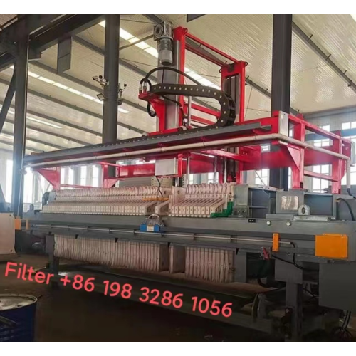 Filter press with cleaning device by Shenhongfa