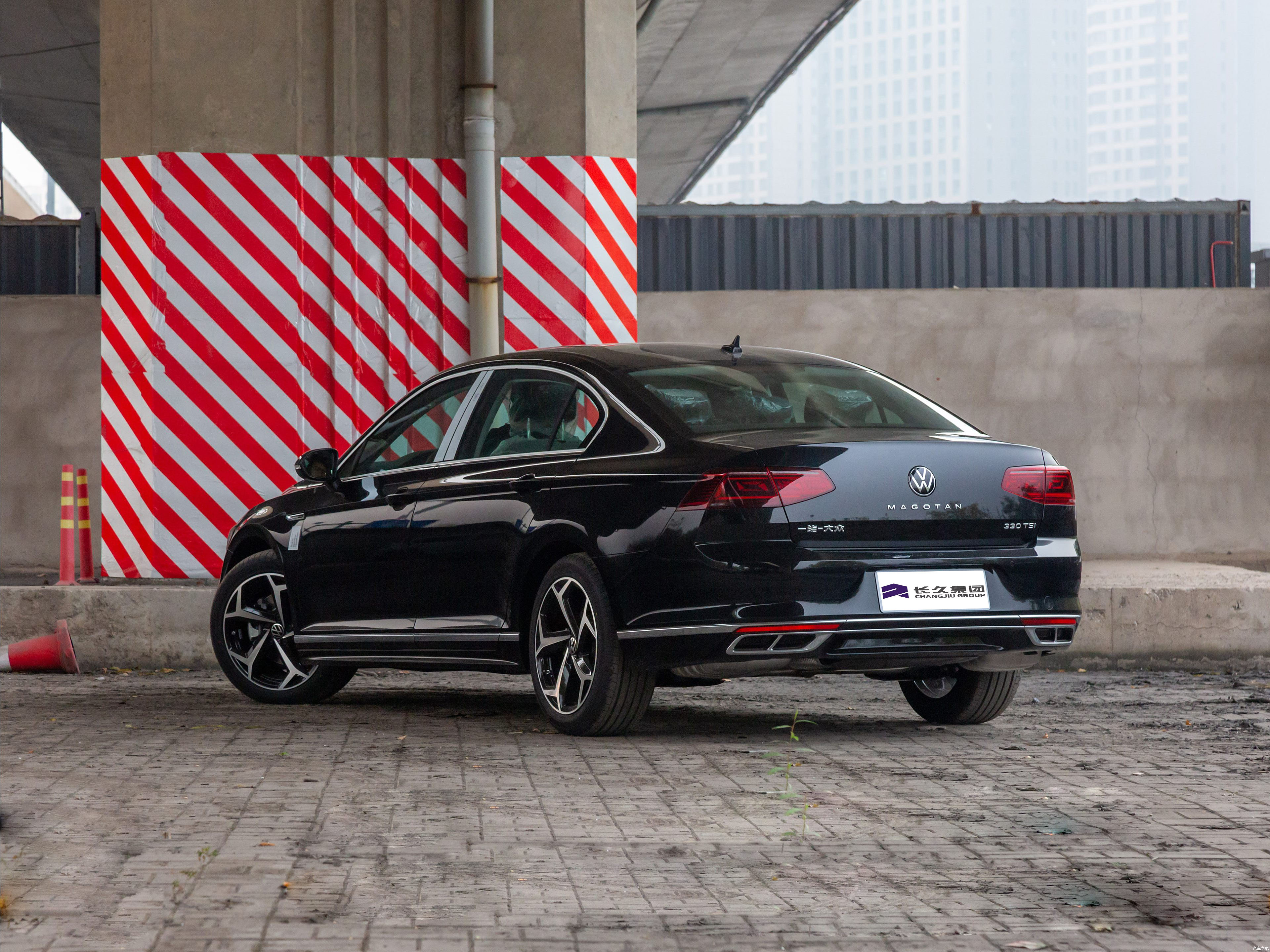 High-Performance Volkswagen Magotan Sedan