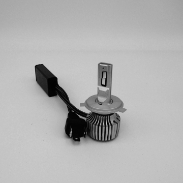 High-Power LED Headlights with After-Sales Guarantee for Mercedes W205 and W211, 450 Lumens, 2LED, 4 Modes, P9