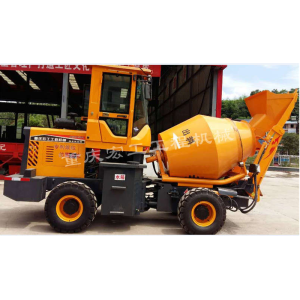 Self-feeding Moving concrete mixer