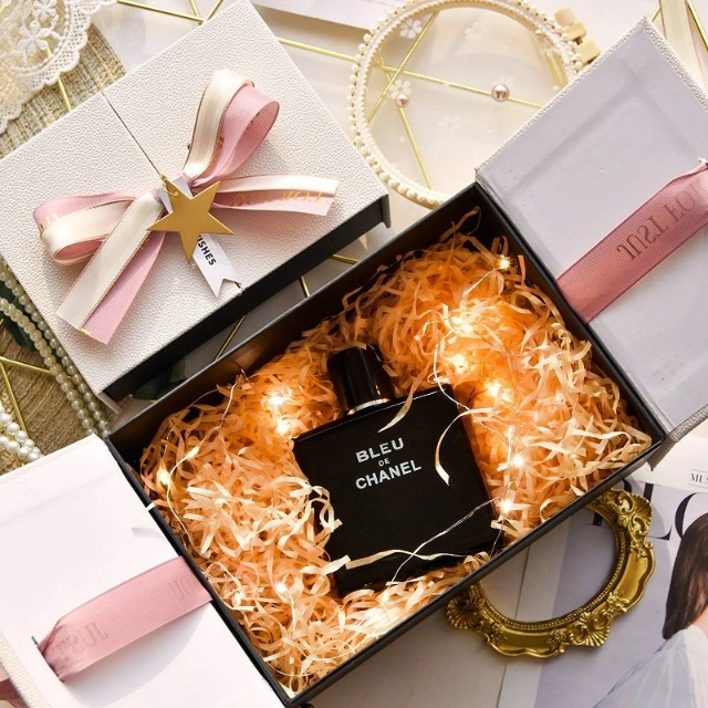 Caja de envasado personalizado Joyas de regalo Cajas de perfume Caja de cartón Mano