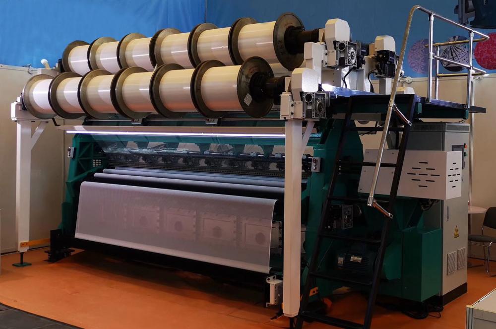 Introduction to Raschel Warp Knitting Machine and its products in