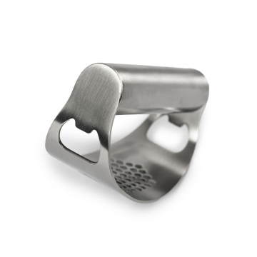 SmartPan Garlic Mincer: A Robust Stainless Steel Garlic Squeezer and Presser for Efficient Cooking