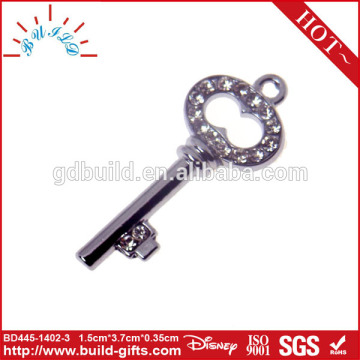 unique lock and key pendant