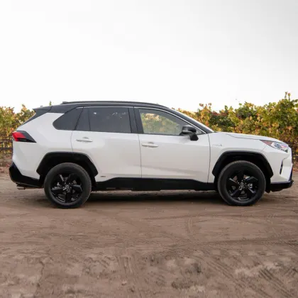 Gasoline powered car Toyota rav4
