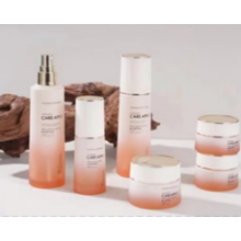 Plastic cosmetic spray container