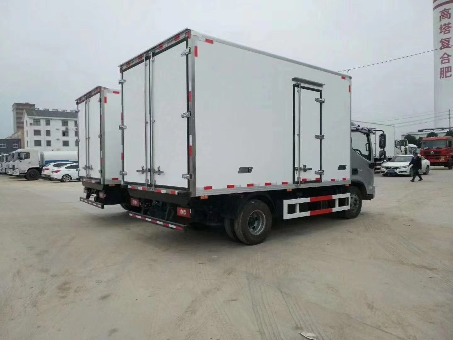 Foton brand cummins engine refrigerator unit food transport truck