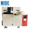Máquina automática de inserción de papel con aislamiento de ranura