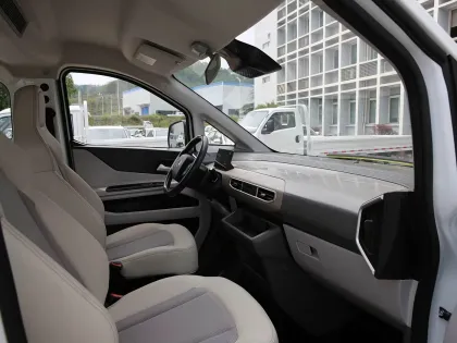 Changan Yuexing Star Electric Vehicle: PMSM Motor, MacPherson Front Suspension, FF Drive Mode