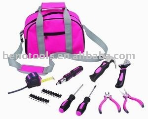 OEM FACTORY 25pcs pink travel kit for ladies UK style